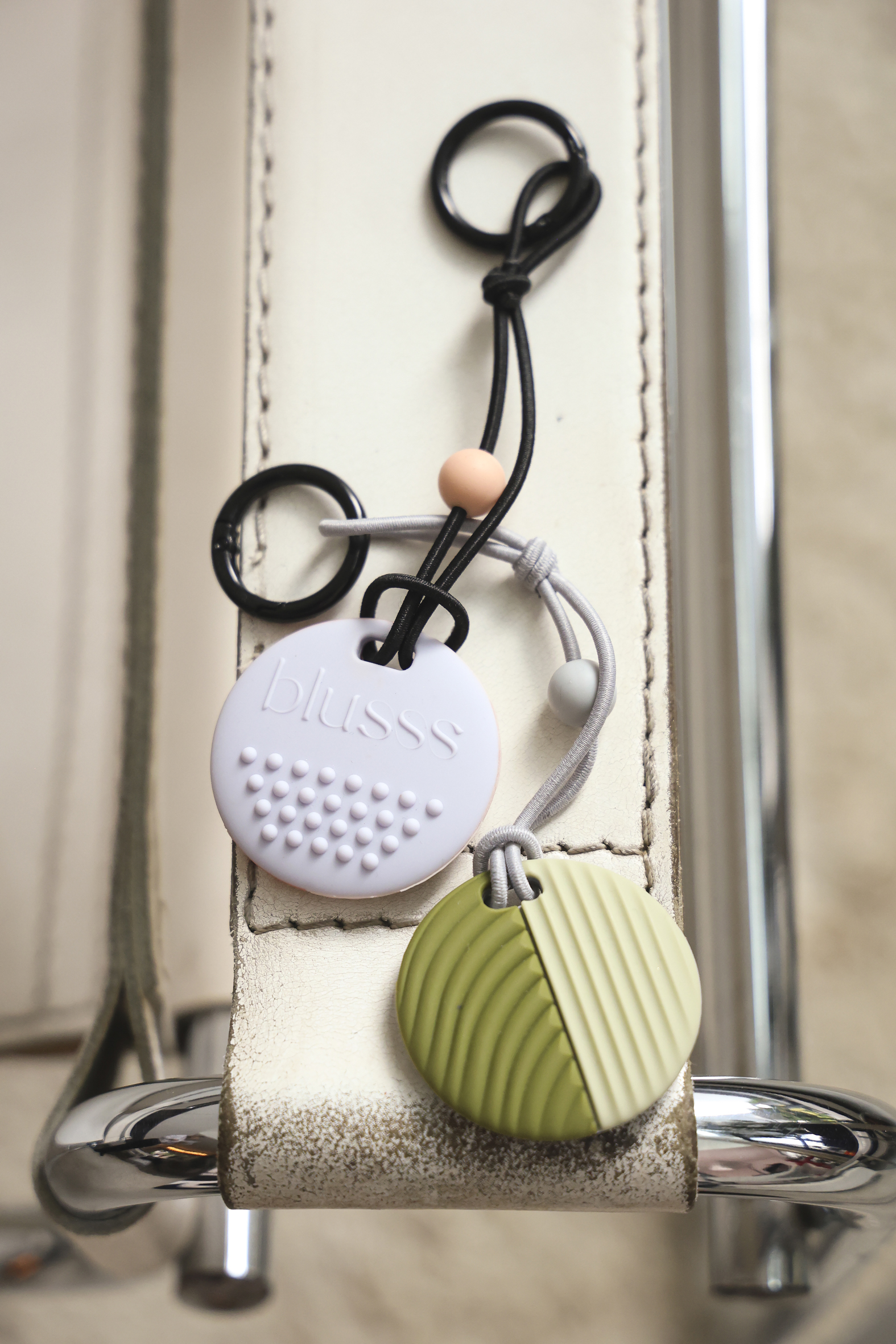 CALM CIRCLE – DISKREETNE 2-IN-1 ABIVAHEND KESKENDUMISEKS - Image 14