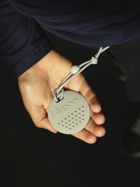 CALM CIRCLE – DISKREETNE 2-IN-1 ABIVAHEND KESKENDUMISEKS