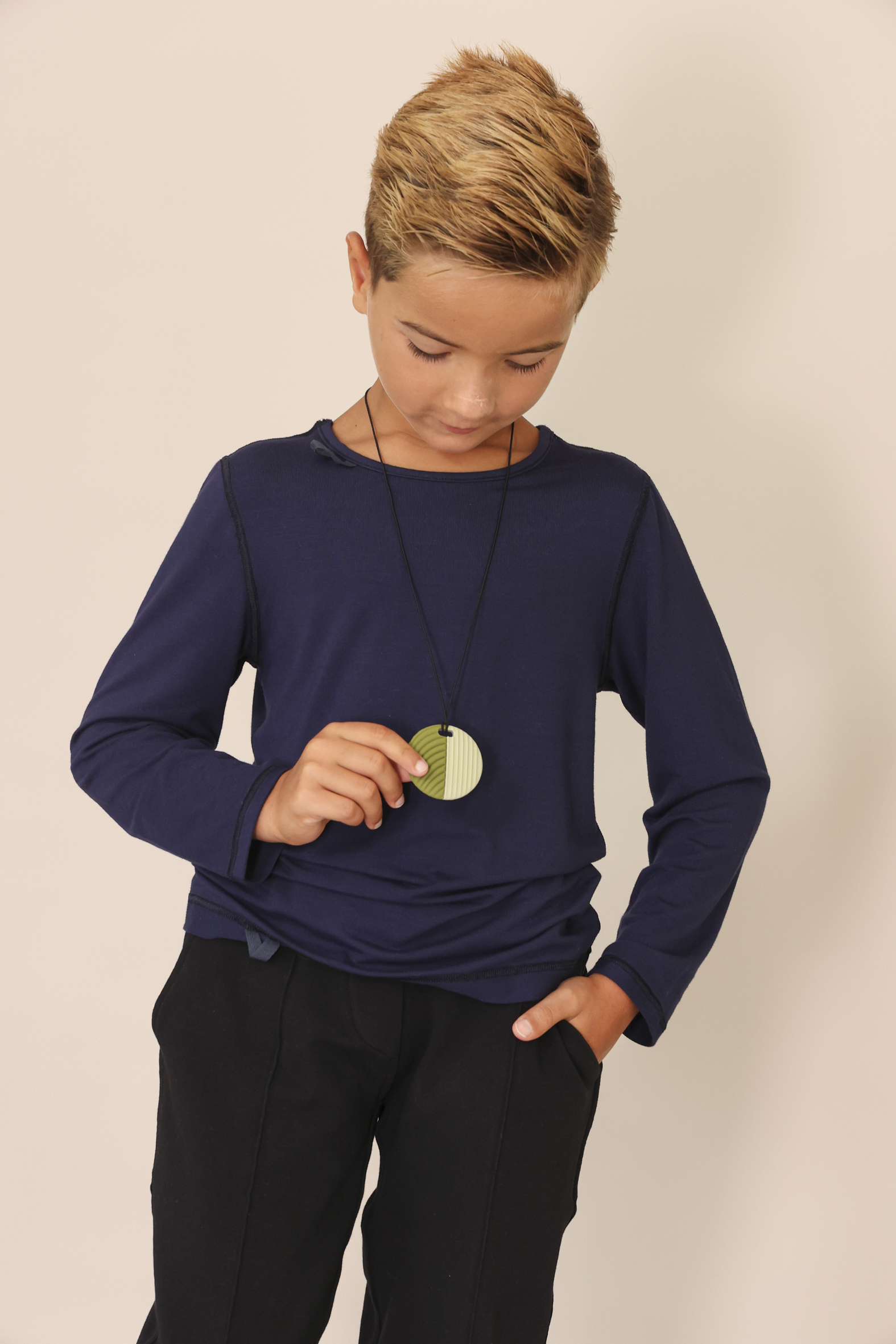 CALM CIRCLE – DISKREETNE 2-IN-1 ABIVAHEND KESKENDUMISEKS - Image 3