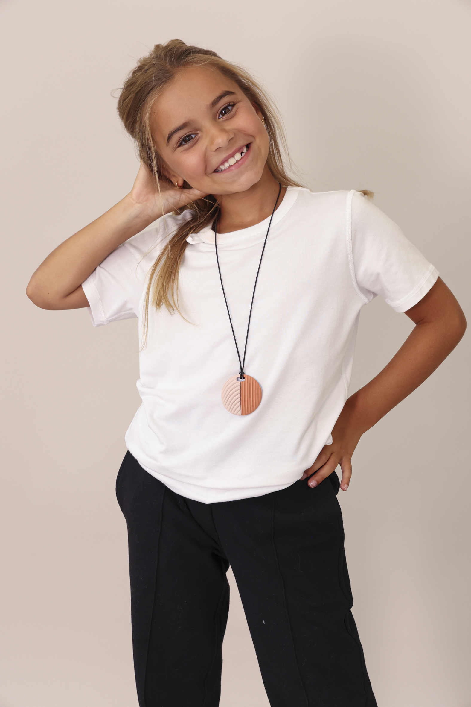 CALM CIRCLE – DISKREETNE 2-IN-1 ABIVAHEND KESKENDUMISEKS - Image 10