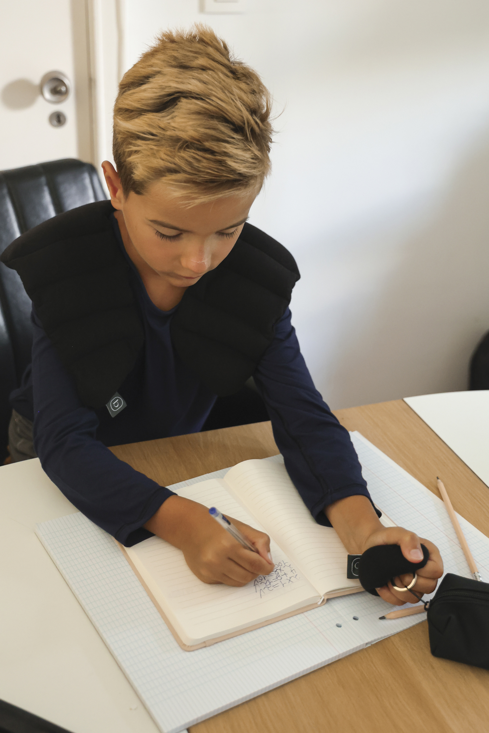 BLUSSS HANDMADE STRESSIPALL – PEHME TEKSTIILIST RAHUSTAJA