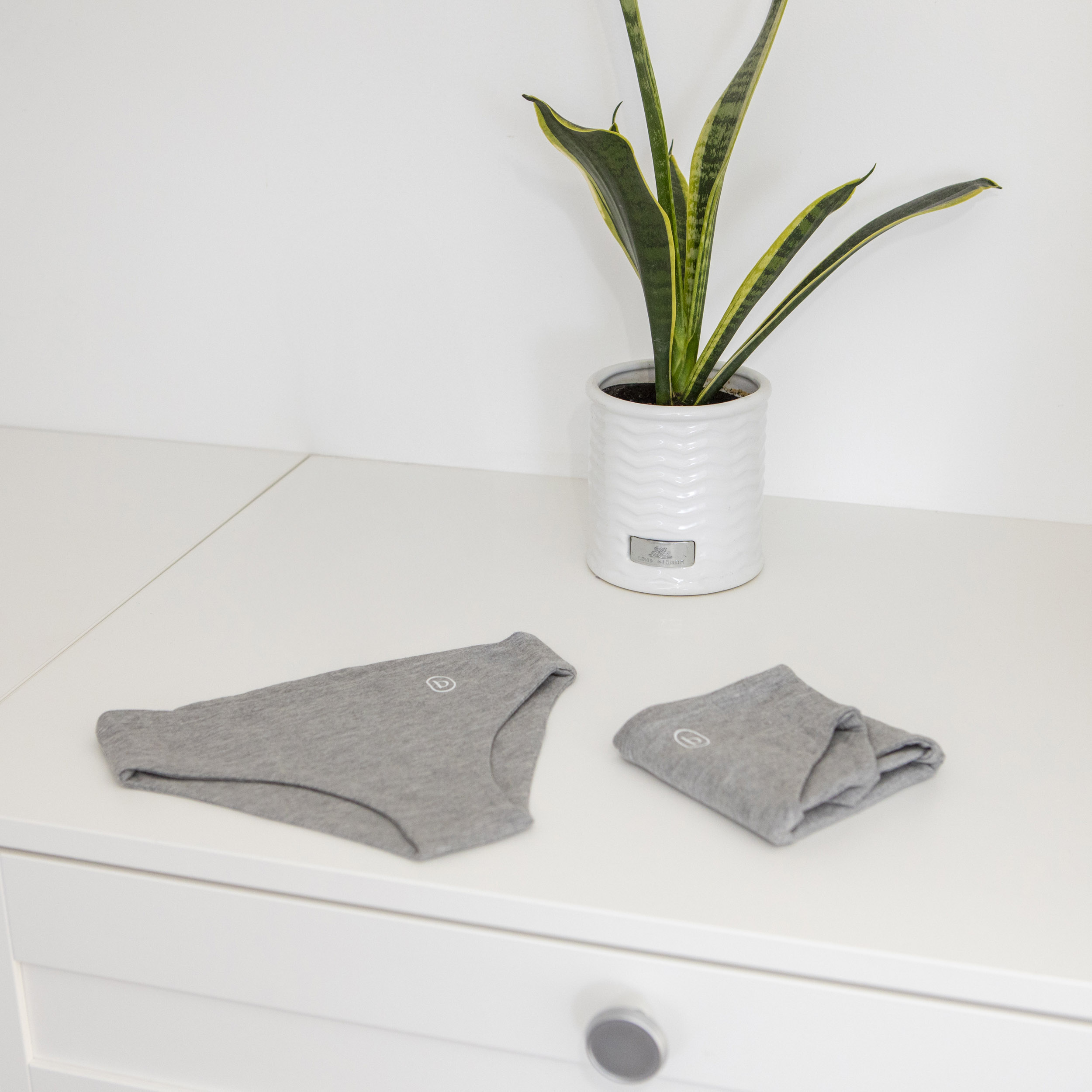 BLUSSS SENSORY SOFT – SISEMISTE ÕMBLUSTETA ALUSPÜKSID NAISTELE